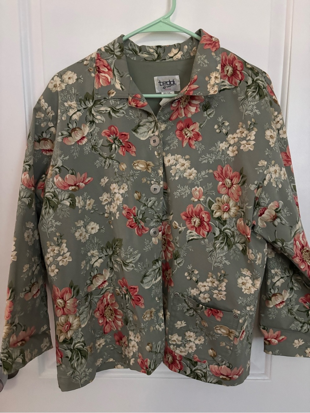 Teddi Floral Button-Up Blazer in Sage Green with Pink Blooms